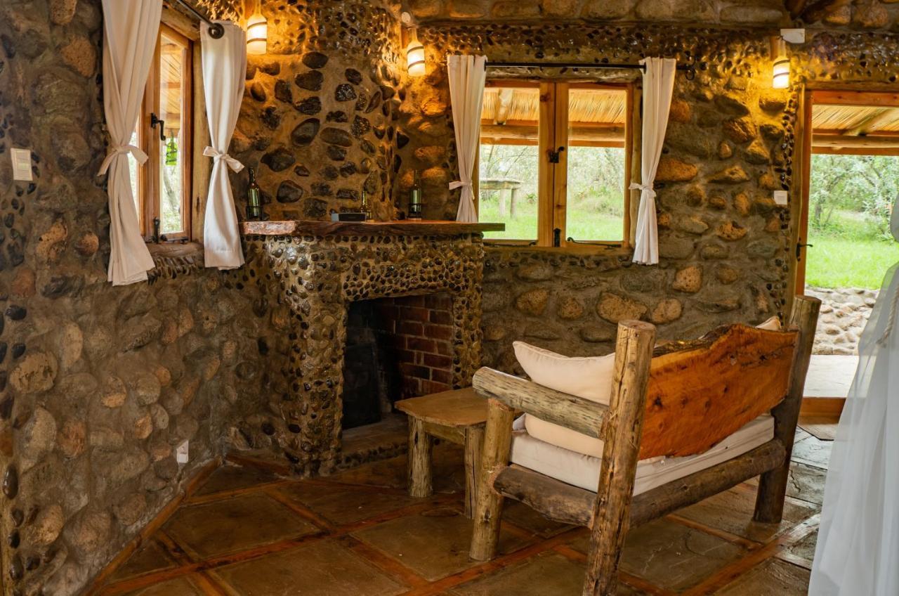 Honeymoon Hut Apartment ไนวาชา ภายนอก รูปภาพ